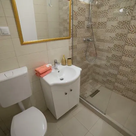 Alexandra City Apartment