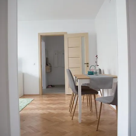 Alexandra City Apartment